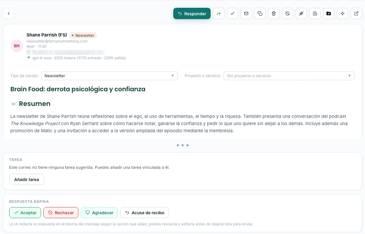 Real screenshot of an email in WorkOS Inbox: sender with its type, email type and project selectors, the AI summary, a task card and quick-reply buttons